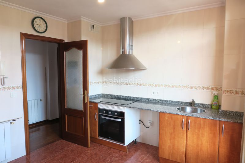 Foto dca070b0-3d91-4eff-87a7-1304b4021002. Flat with heating parking in El Carbayedo - El Quirinal Avilés