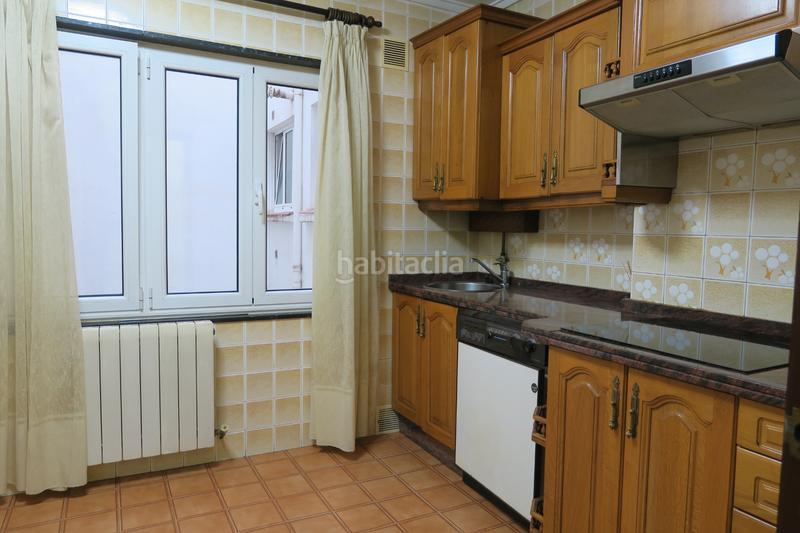 Foto ef2dff1e-2d4a-4894-9f4d-5ae412aedd58. Flat with heating in Centro Avilés