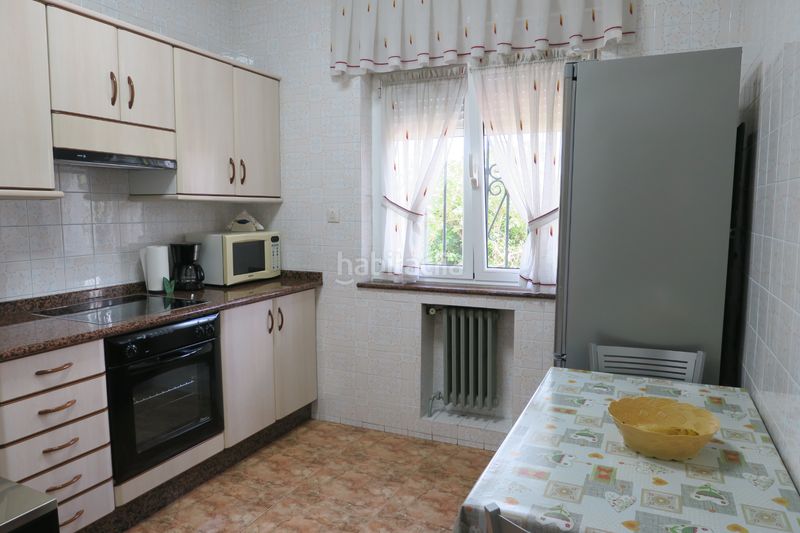 Foto 5238907e-5e49-4403-96a1-c8b934051e3b. Casa amb calefacció aparcament a El Carbayedo - El Quirinal Avilés