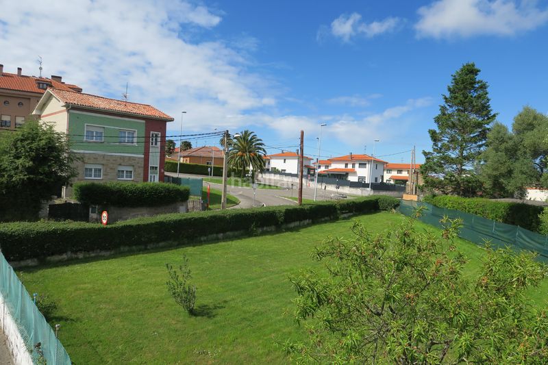 Foto eb65fc53-7162-4c68-b6d3-54b4ae1f8139. Casa amb calefacció aparcament a El Carbayedo - El Quirinal Avilés