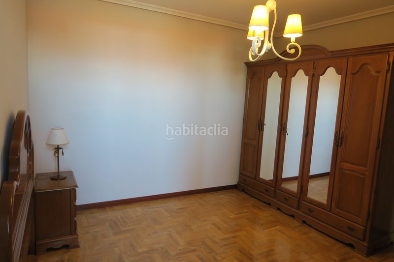 Foto dd76a9a0-dd0f-4b71-8fd7-eed409583bc7. Pis amb calefacció aparcament a Centro Avilés