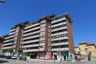 Pis  Calle pruneda. Piso 4 habitaciones totalmente exterior con garaje