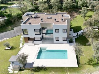 Chalet in Ciudalcampo. Ciudalcampo