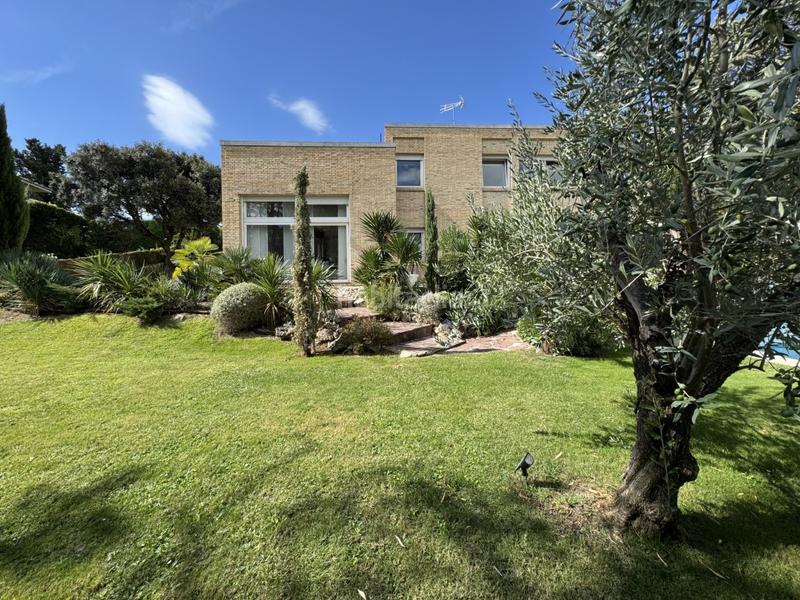 Foto a8d24e56-97d0-46b5-8b2e-5a60f46f3c50. Chalet con parcheggio in Santo Domingo