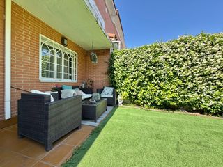 Casa adossada a Club de Campo