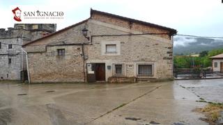 Casa a Merindad de Valdivielso. Casa de pueblo en valdenocedea