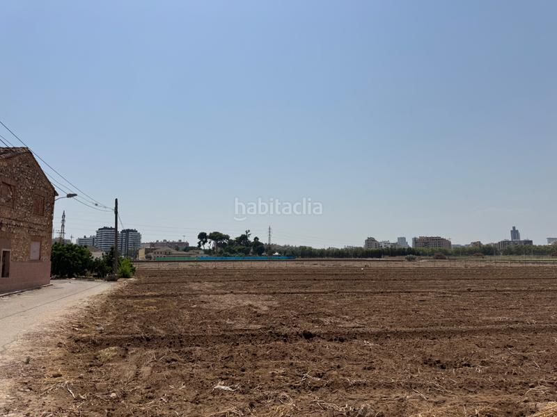 Foto 5b692af1-da07-41a8-aef4-63af01fdaa2c. Terreno residencial en camí de montcada 24 en Torrefiel Valencia