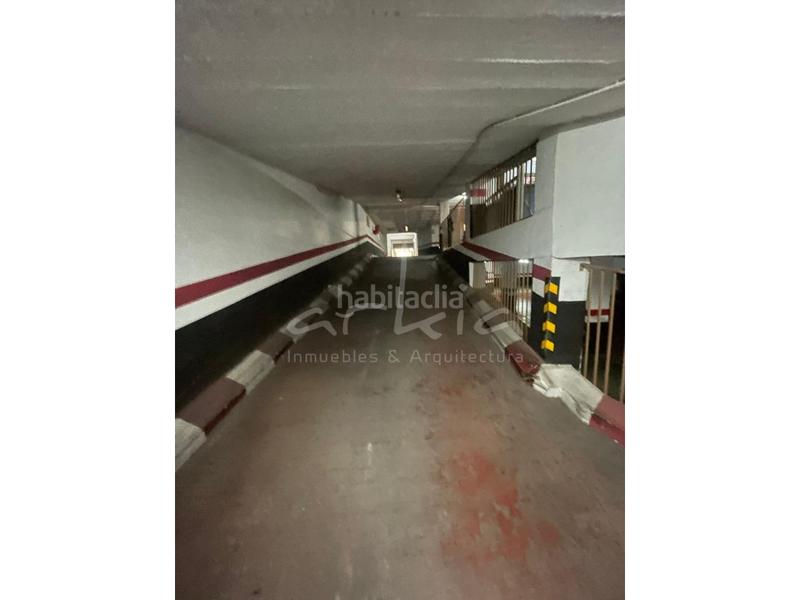 Foto 28b25595-c882-4295-9c87-f103027cd4d8. Autoparkplatz in Gran Via Valencia