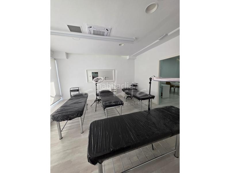 Foto a63a9e21-2884-4fce-9d5f-94ad0af5468e. Pas-de-porte local commercial dans Russafa Valencia