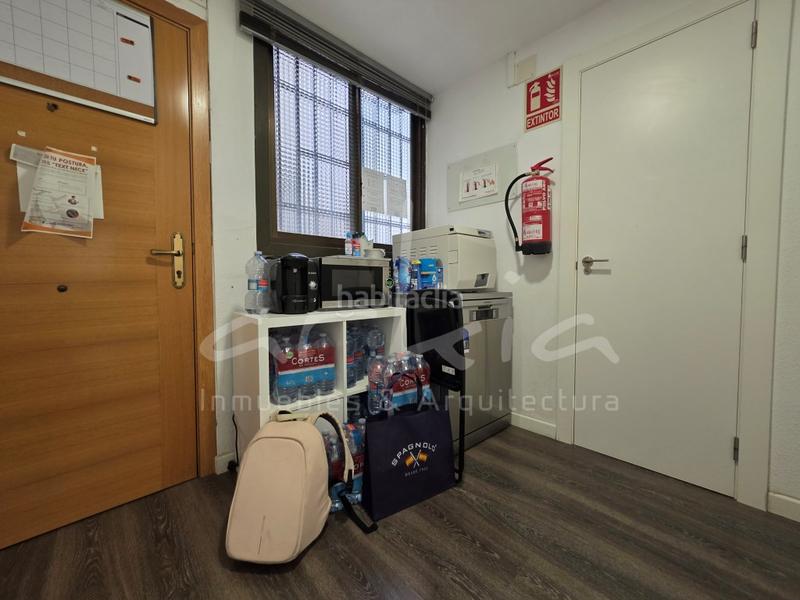 Foto 83bf3853-8eb5-47c3-bda4-22e9d6e200f1. Pas-de-porte local commercial dans El Pla del Remei Valencia