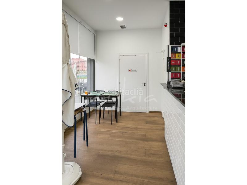 Foto 04182959-86da-4d78-9d4b-df0ab50ca623. Pas-de-porte local commercial dans Barrio de Benimaclet Valencia