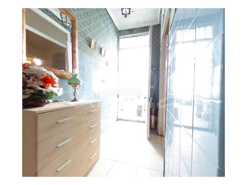 Foto b099f822-c0c9-486b-b7a9-7349f0de2c7c. Casa arkia jesus ofrece casa independiente en venta. en Valencia