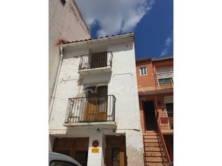 Haus in Torás. Casa de pueblo en venta para reformar en toràs castellón