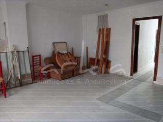 Planta baixa a Torás. Arkia inmobiliaria ofrece piso en planta baja en venta en torás