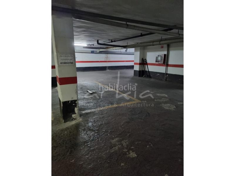 Foto 3b1feb12-d425-4598-912f-f967269c4a5f. Car parking in La Seu Valencia