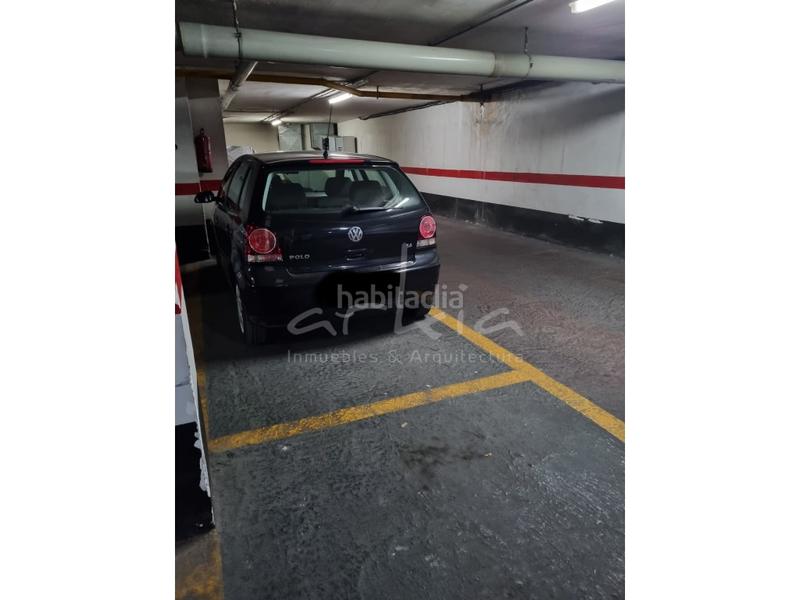 Foto 6e7a76a5-c7aa-4f36-9bbf-cd3fa3017d21. Car parking in La Seu Valencia