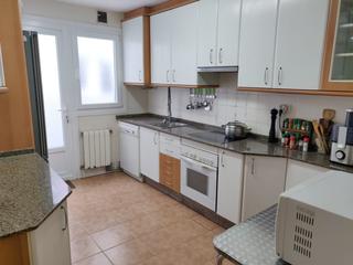 Appartement à Liáns. Santa cruzoleiros piso exterior de 3 dormitorios, 2 baños, cocin