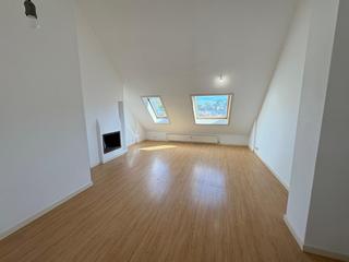 Location Duplex à Perillo. Santa cristina dúplex de tres dormitorios sin muebles. con plaza
