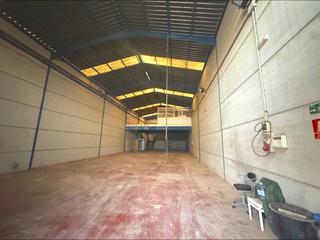 Apartament a Las Salinas. Nave industrial en venta  300 m  altillo de 120 m