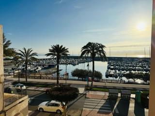 Piso en El Puerto - La Romanilla. Piso en primera lnea del puerto de roquetas