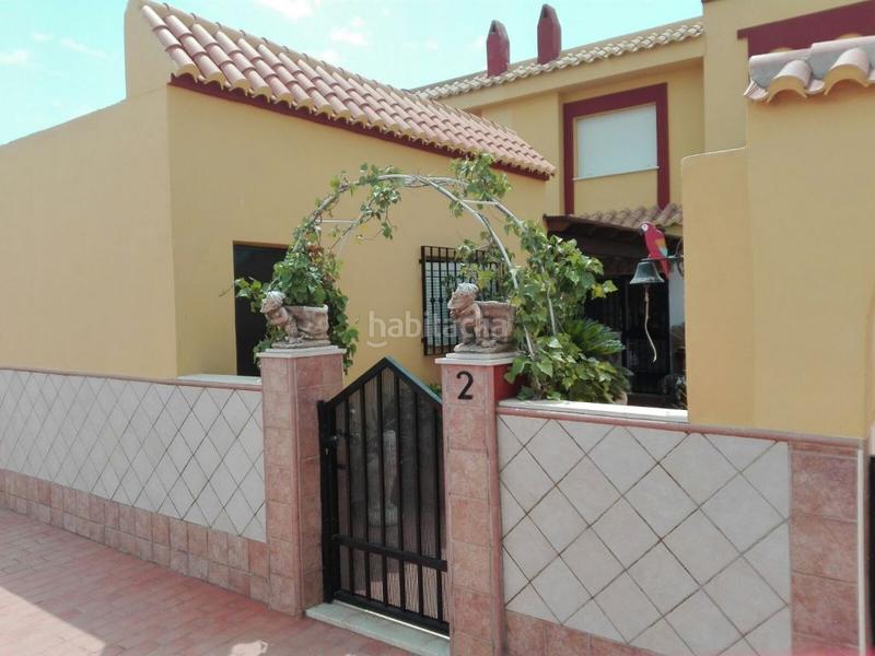 Foto 1d87c1aa-cee2-42fb-b83f-e5a8bd60968a. Dúplex amplio duplex en carretera la mojonera en Roquetas pueblo Roquetas de Mar