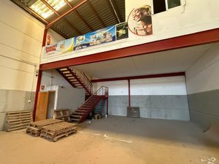 Location Bâtiment à usage industriel  Calle oviedo. Nave en alquiler