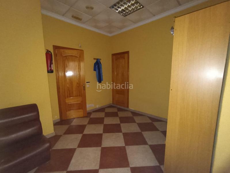 Foto 5844ac9b-a3a6-4027-bf88-8a334f63afc7. Alquiler local comercial alquiler de local comercial en el centro en Roquetas de Mar