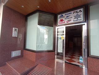 Lloguer Local Comercial a Roquetas pueblo. Alquiler de local comercial en el centro