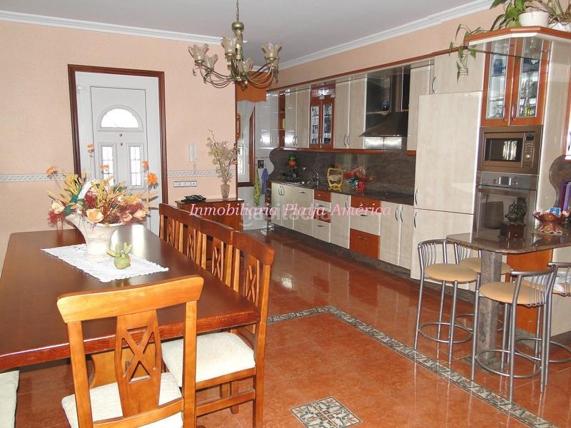 Foto cfddba24-22a0-4e1f-9e93-db9780a9357b. Chalet avec parking dans Nigrán centro Nigrán