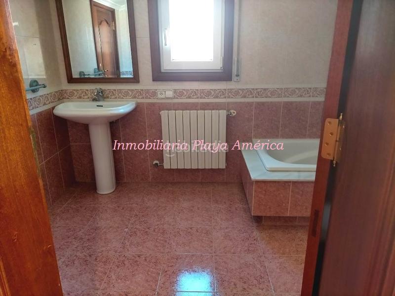 Foto 34051c69-2863-4073-90e3-b00de0e87db2. Xalet amb aparcament a Panxón Nigrán