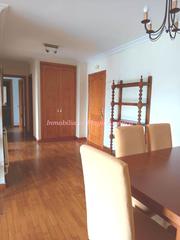 Location Appartement à San Pedro da Ramallosa. Alquiler anual en ramallosa centro, con terraza y garaje.