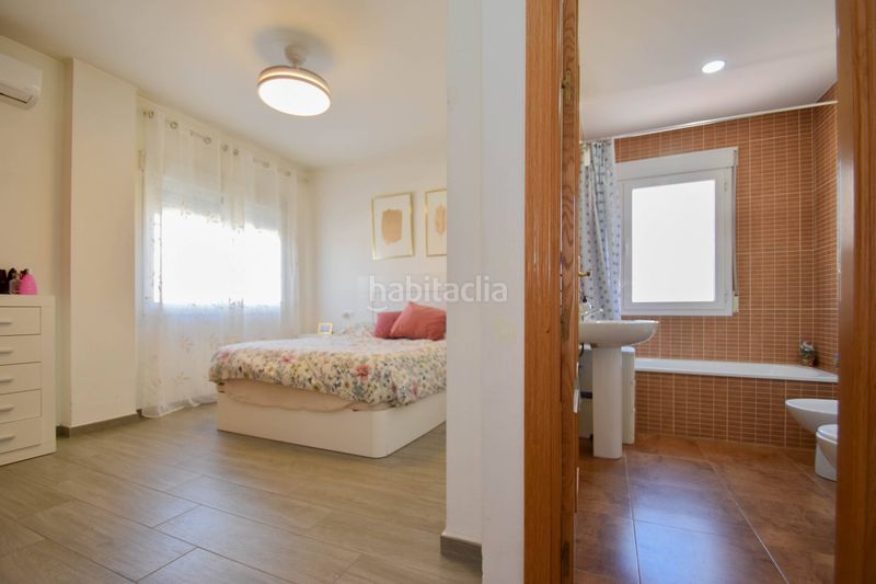 Foto bac1deae-ec75-4628-9b0a-07939be4640a. Pis amb aparcament a Atarfe