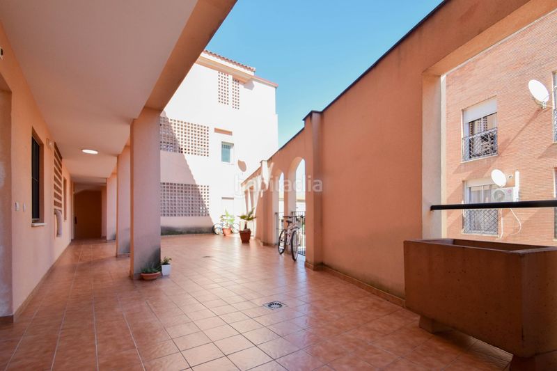 Foto c17d2afa-f0a8-41a7-81c0-b72b3607cac9. Pis amb aparcament a Atarfe