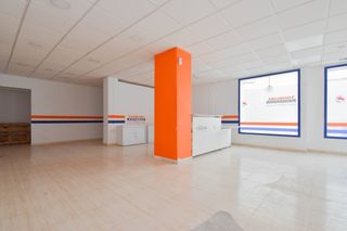 Geschäftsraum in San Antón. Local en esquina en el centro de armilla!!