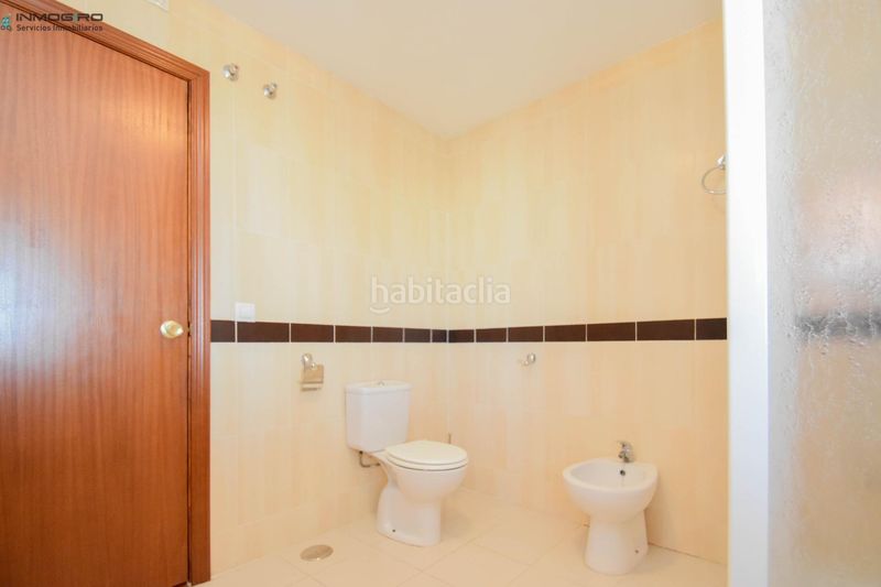 Foto 14b5bc45-3a19-4f3a-8822-5e2d4328cee0. Casa adossada amb aparcament a Atarfe