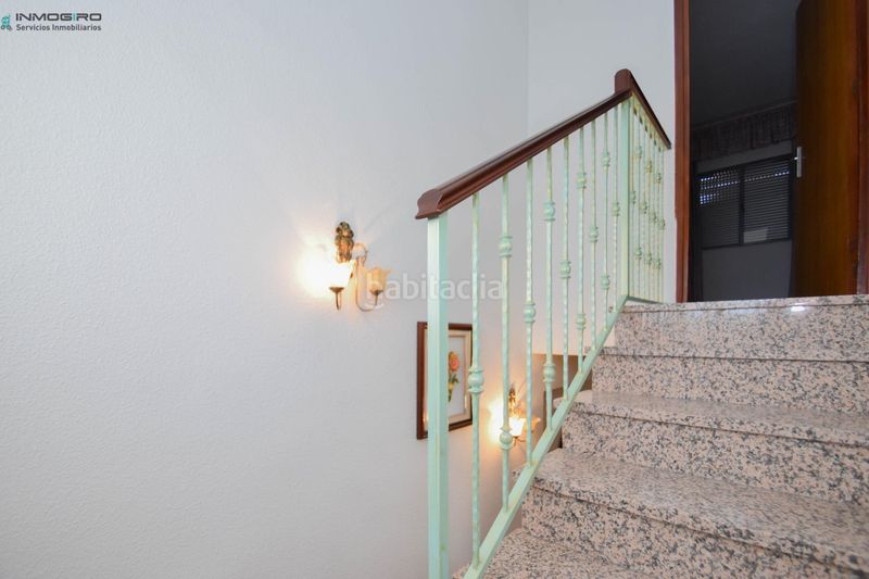 Foto b34fd785-0469-45b2-b2c5-d72622e76c90. Casa adossada amb aparcament a Atarfe