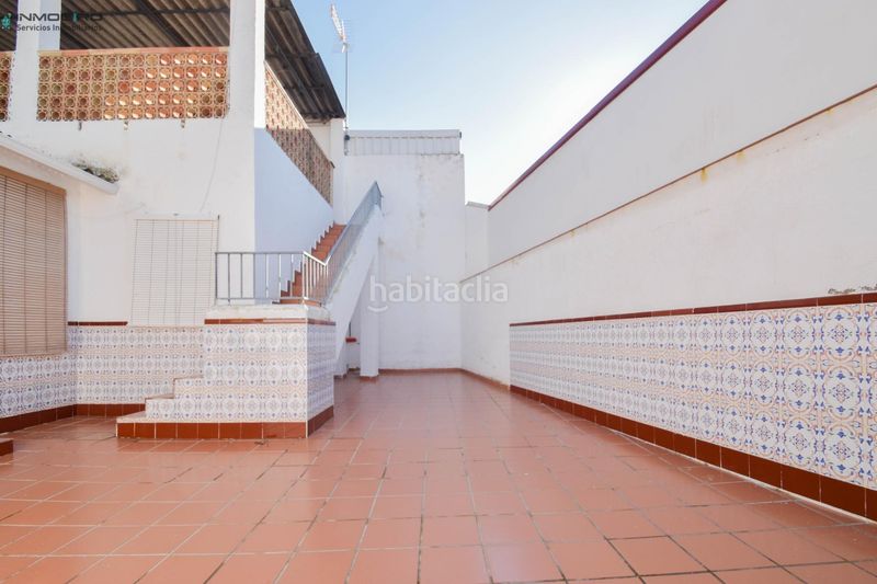 Foto e5c99b1d-2184-4302-9ef5-e39ce1a3cdc0. Casa adossada amb aparcament a Atarfe