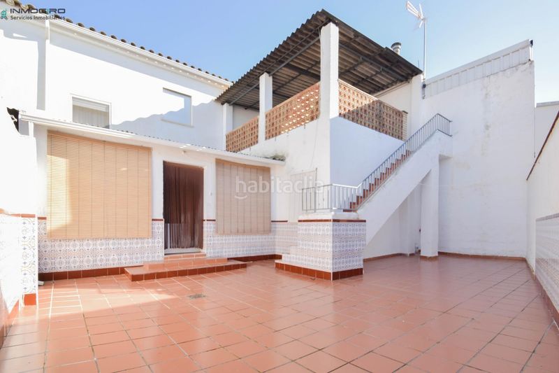 Foto f6199cf0-90e9-4153-b5b7-7e772571ddb8. Casa adossada amb aparcament a Atarfe