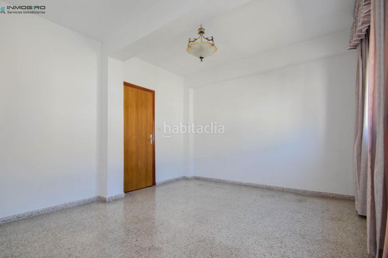 Foto fa8e263a-8bd7-4526-8da2-705664003abf. Casa adossada amb aparcament a Atarfe