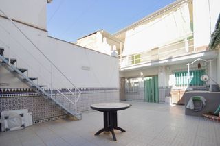 Reihenhaus in Atarfe. Casa con gran potencial en atarfe!