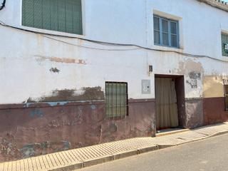 Casa a Calle caldereros 1. Venta de casa economica, se vende como solar
