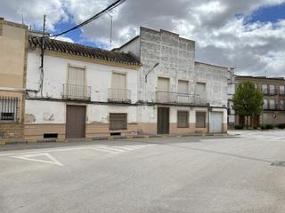 Masia a Calle lope de vega 65. Venta de casa de pueblo con esquina a tres calles