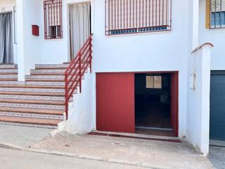 Casa adossada  Avenida coln. Venta de adosado para entrar a vivir