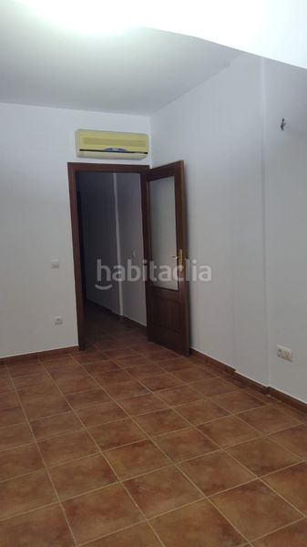 Foto ab5060c0-6d1c-4b41-a6c4-d36aa58cf523. Àtic a avenida alcázar 76 a Herencia