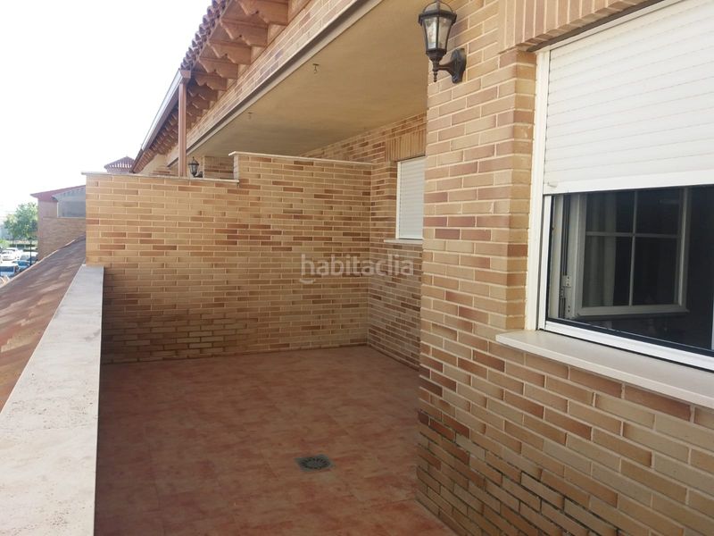 Foto cd83d5ca-e627-48c1-b7d4-0bc36df5698e. Casa adossada amb calefacció aparcament a Herencia