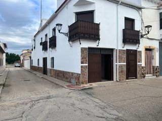 Maison  Calle pozo bueno 26. Venta de casa en esquina para entrar a vivir reformada