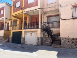 Casa a schiera in Villafranca de los Caballeros. Venta de adosado en el centro del pueblo