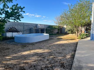 Finca rústica a Herencia. Venta de tierra de regadio con nave y casa