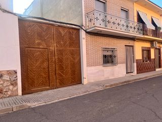 Casa in Herencia. Venta de casa para entrar a vivir