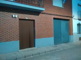 Casa a Calle capas 18. Casa grande con dos pisos independientes